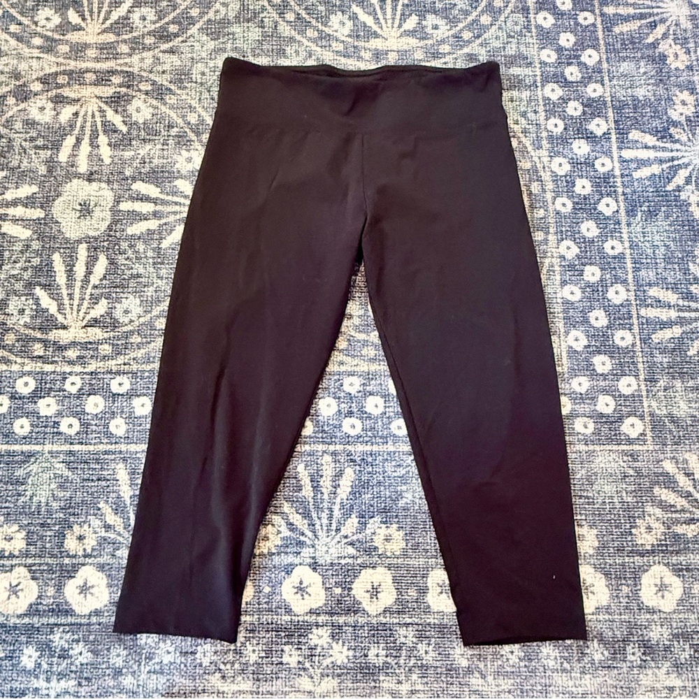 Balance collection Black High-Waist Cropped Leggings